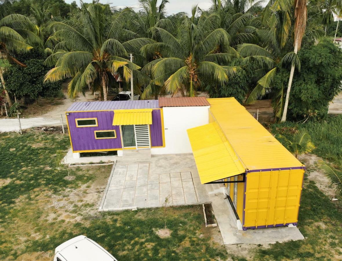 Purple Cube At Lumut Cube Homestay Kontena Экстерьер фото