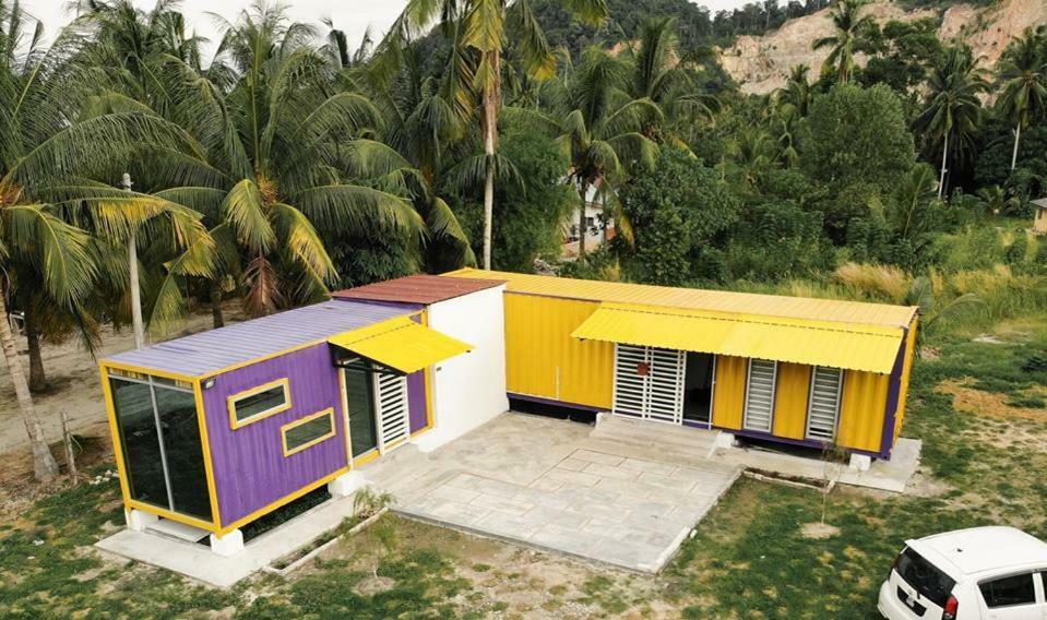 Purple Cube At Lumut Cube Homestay Kontena Экстерьер фото