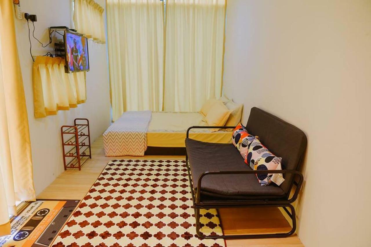Purple Cube At Lumut Cube Homestay Kontena Экстерьер фото